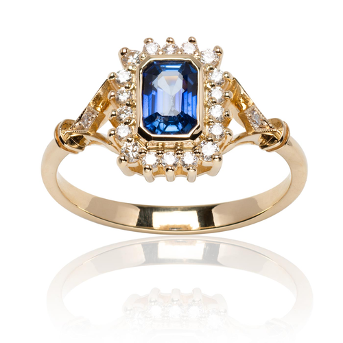 Ring with sapphire and diamonds